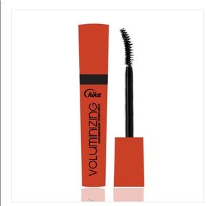 Chika Voluminizing Black Mascara